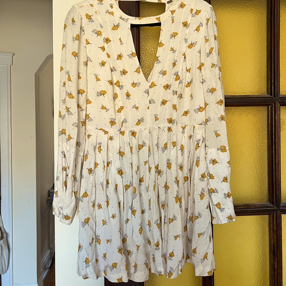 Free people boho mini dress, with pockets!